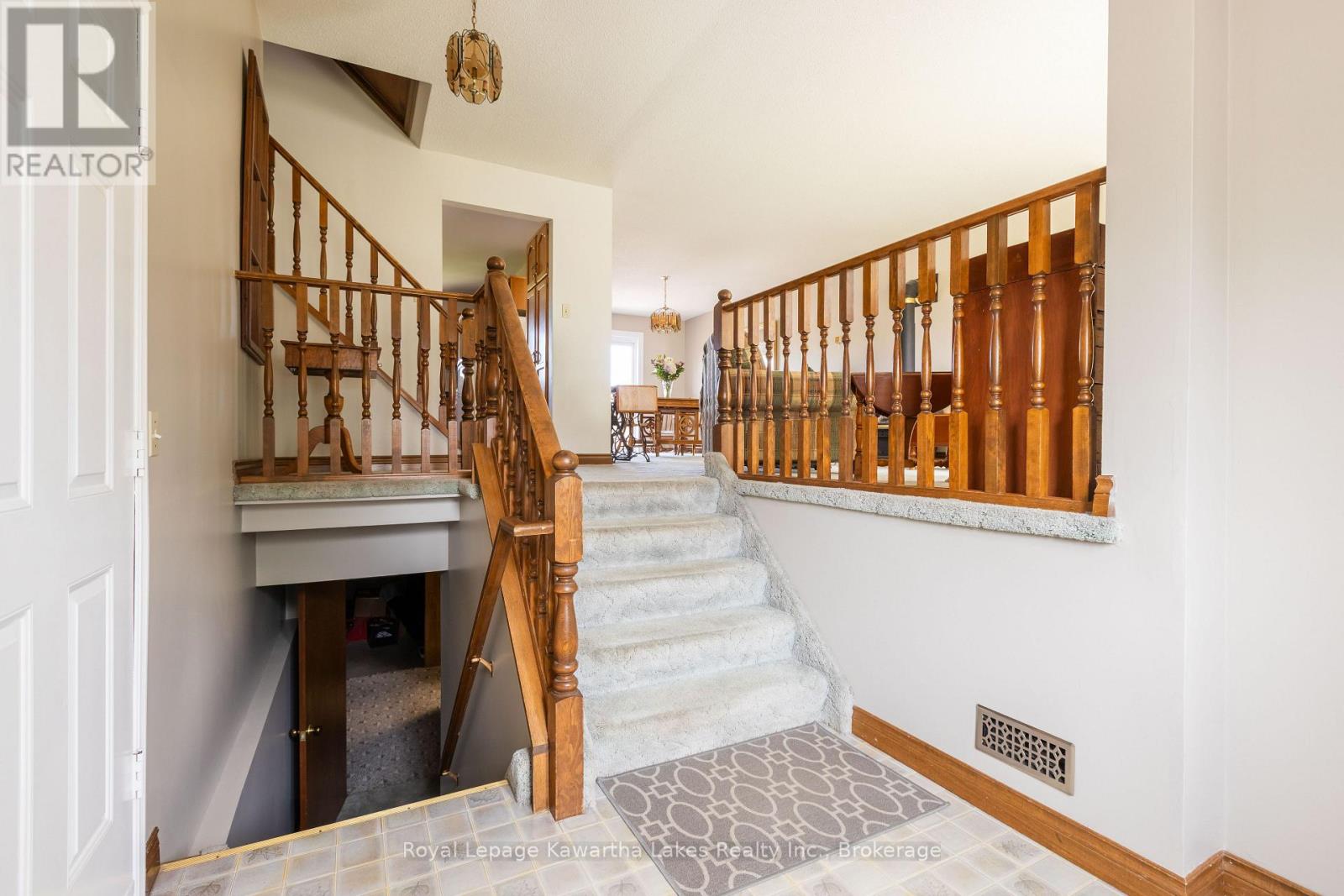 28 Andrew Drive, Kawartha Lakes (Lindsay), Ontario  K9V 5W6 - Photo 4 - X13570062