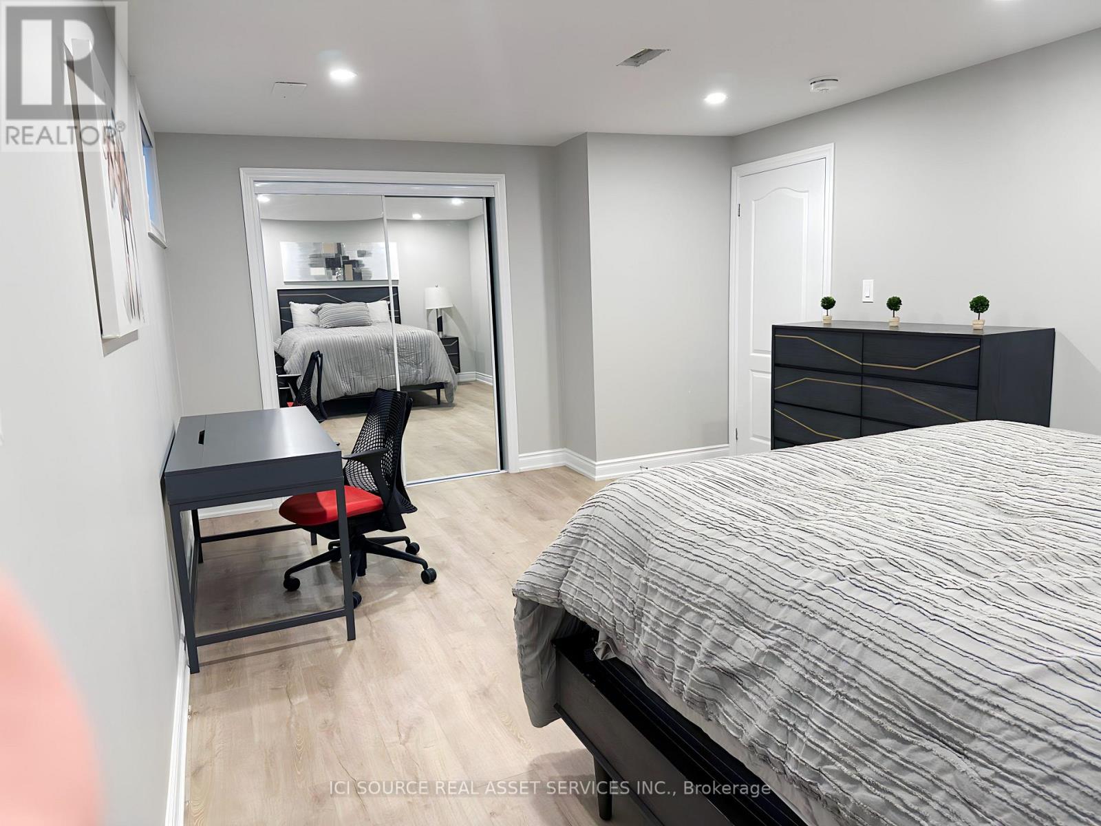 B - 30 York Drive, Peterborough (Monaghan Ward 2), Ontario  K9K 0H1 - Photo 5 - X13570142