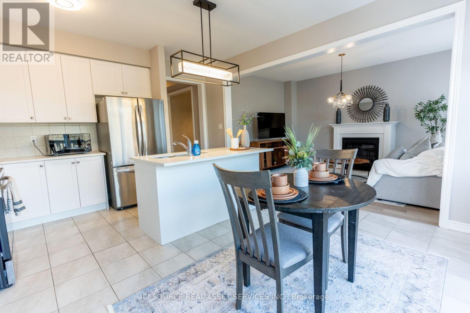 648 Lemay Grove, Peterborough (Monaghan Ward 2), Ontario  K9K 0G9 - Photo 5 - X13570172