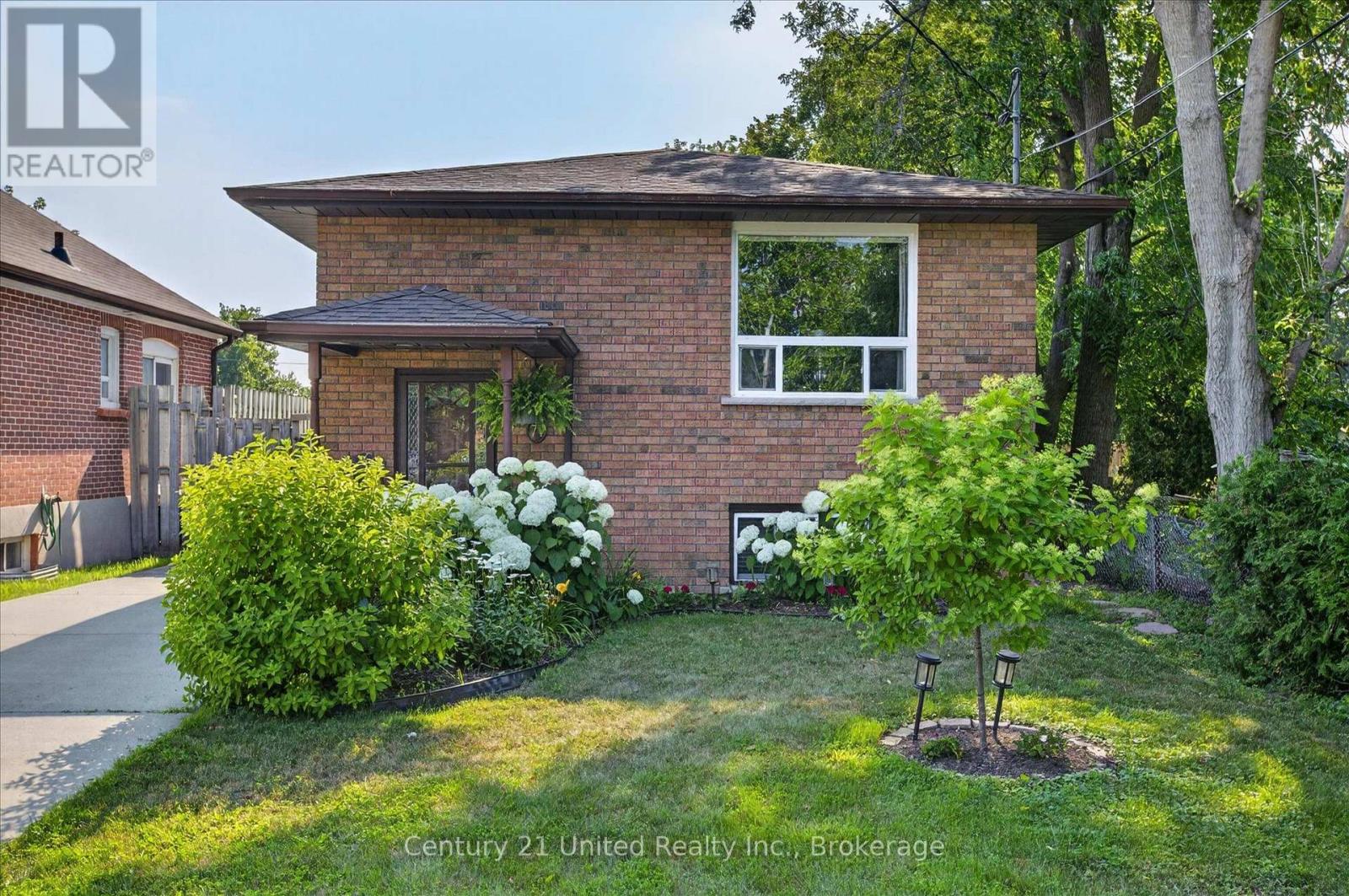 71 Pine Street, Peterborough (Town Ward 3), Ontario  K9J 5A6 - Photo 2 - X13570642