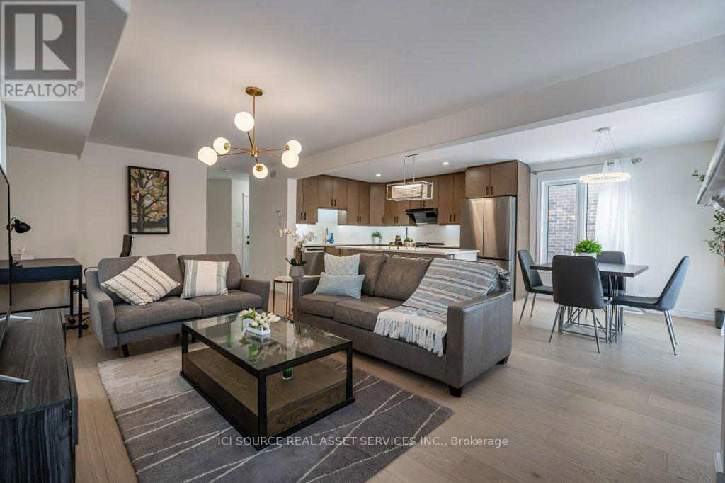212 O'neil Street, Peterborough (Monaghan Ward 2), Ontario  K9K 0H5 - Photo 3 - X13571640