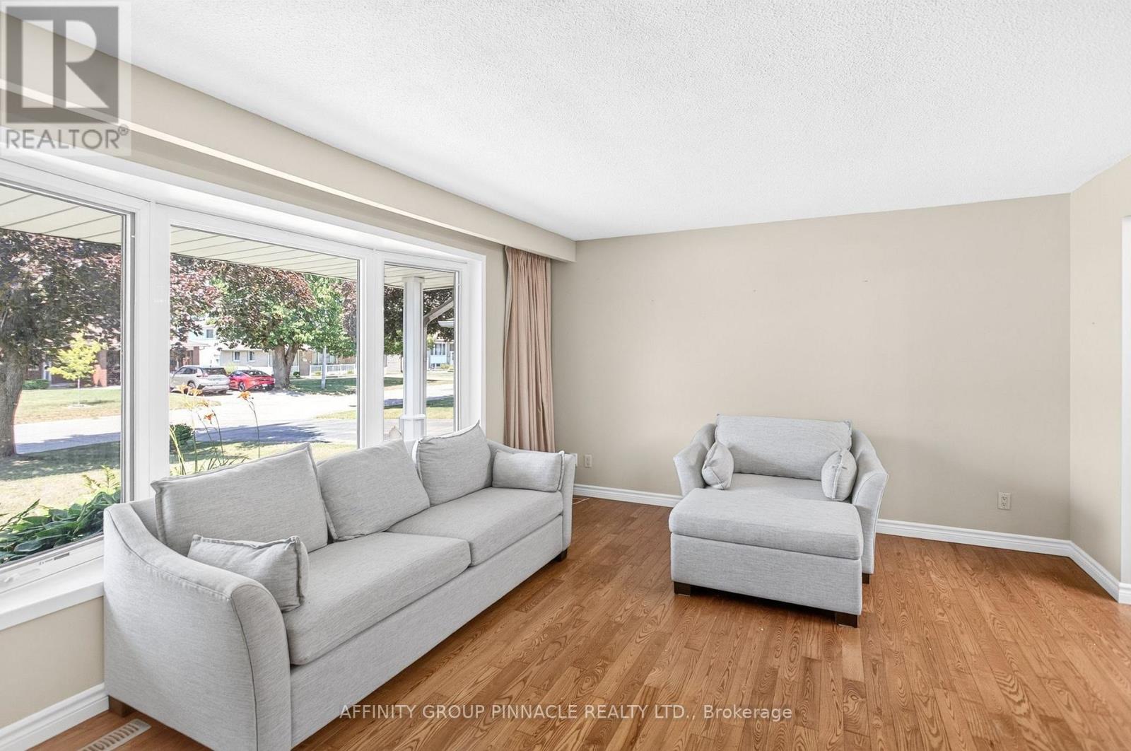 7 Redwing Street, Kawartha Lakes (Lindsay), Ontario  K9V 4T4 - Photo 8 - X13572890