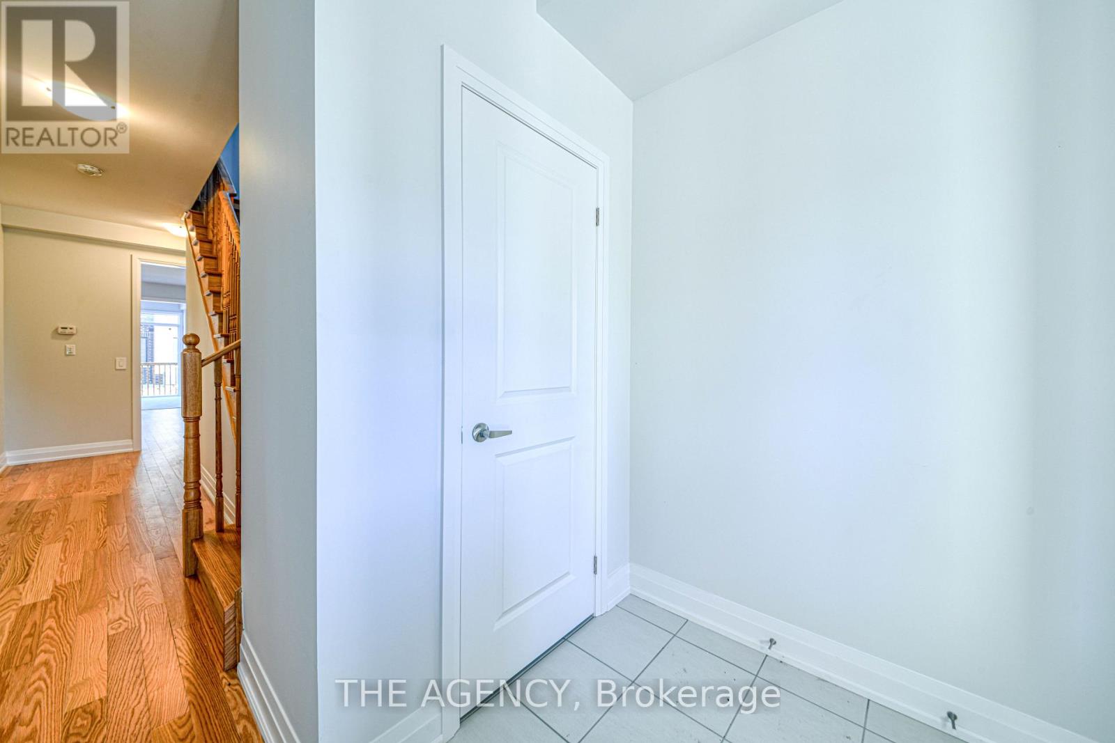 53 Butler Boulevard, Kawartha Lakes (Lindsay), Ontario  K9V 4R1 - Photo 3 - X13573932
