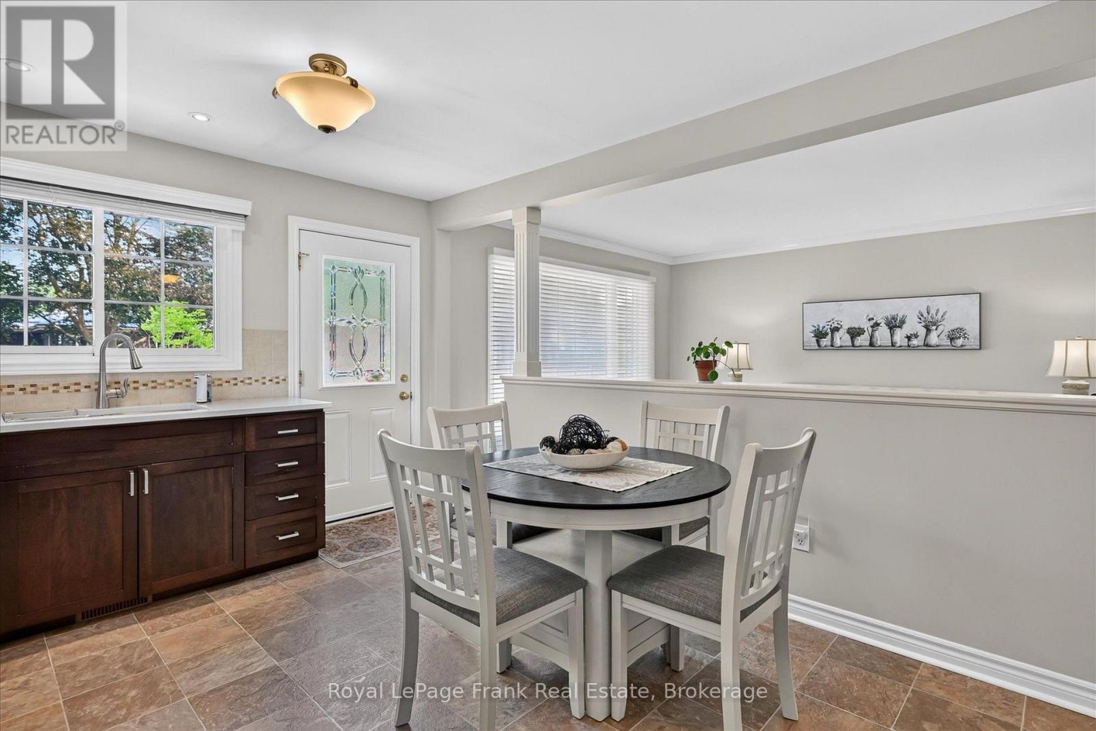 285 St Annes Crescent, Peterborough (Northcrest Ward 5), Ontario  K9H 5J3 - Photo 12 - X13575662