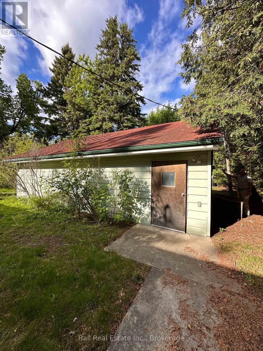 10 Arthur Avenue, Peterborough (Otonabee Ward 1), Ontario  K9J 5X5 - Photo 4 - X13576828