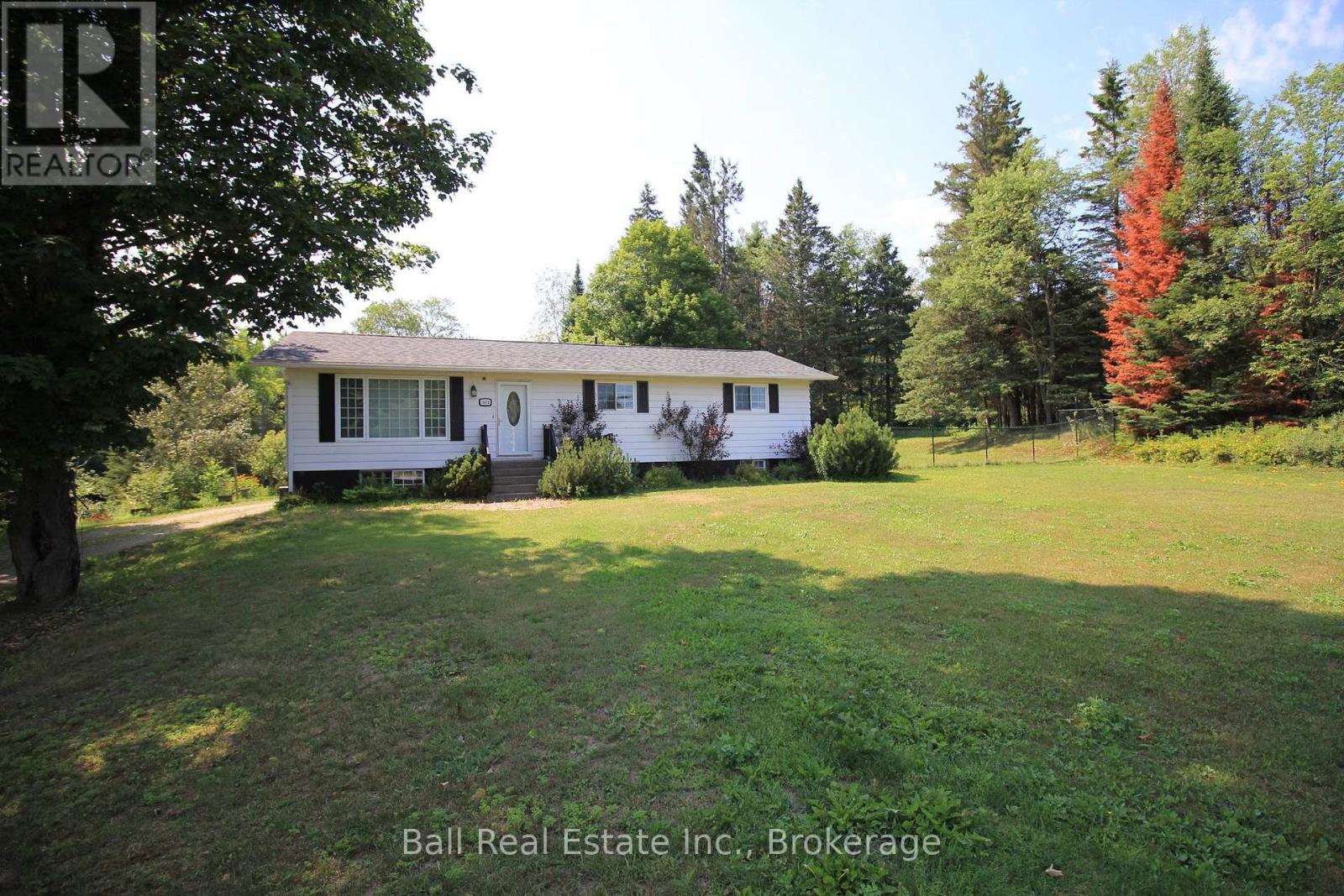 5472 Loop Road, Highlands East (Cardiff Ward), Ontario  K0L 2A0 - Photo 3 - X13576930