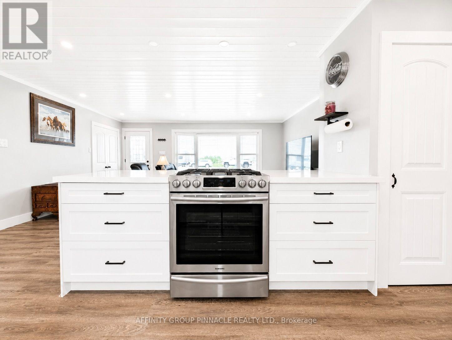 367 Angeline Street S, Kawartha Lakes (Ops), Ontario  K9V 0J7 - Photo 13 - X13578546