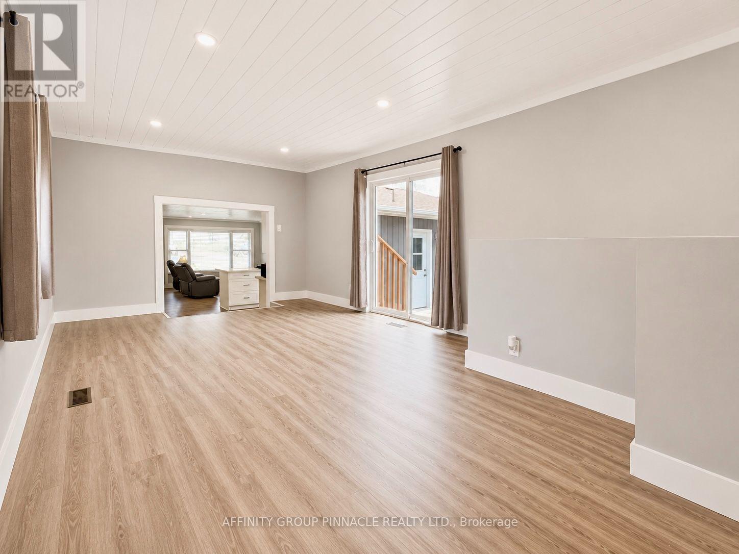367 Angeline Street S, Kawartha Lakes (Ops), Ontario  K9V 0J7 - Photo 23 - X13578546