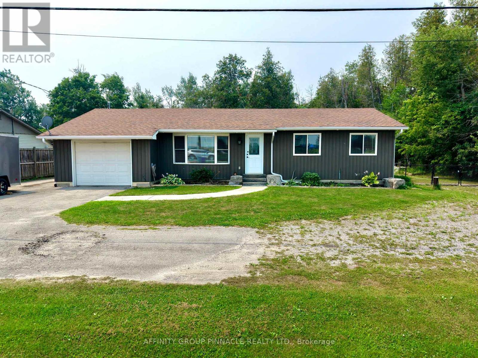 367 Angeline Street S, Kawartha Lakes (Ops), Ontario  K9V 0J7 - Photo 3 - X13578546