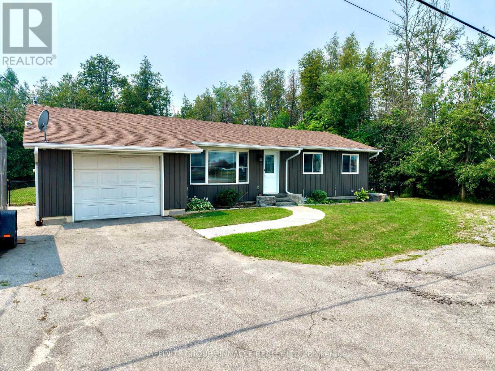367 Angeline Street S, Kawartha Lakes (Ops), Ontario  K9V 0J7 - Photo 4 - X13578546
