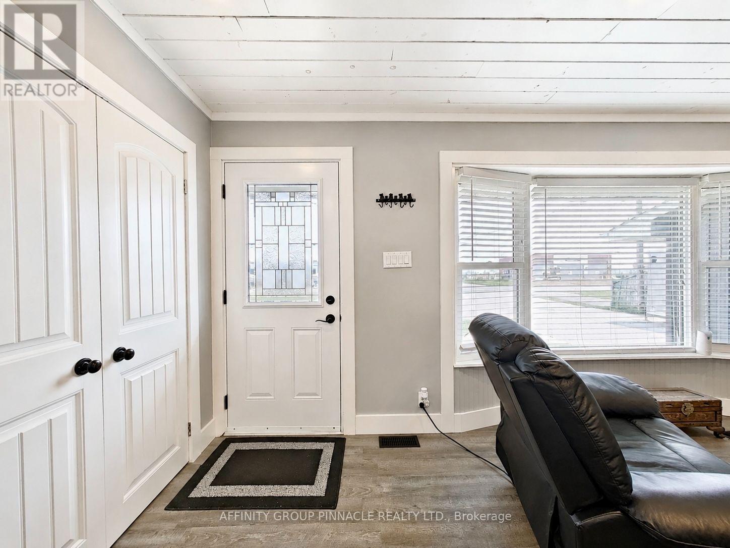 367 Angeline Street S, Kawartha Lakes (Ops), Ontario  K9V 0J7 - Photo 5 - X13578546