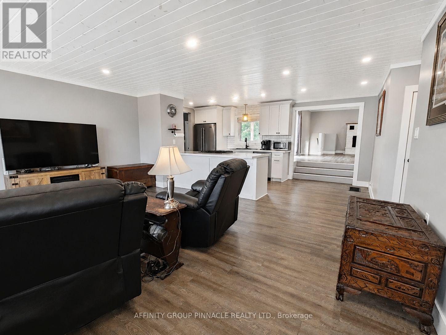 367 Angeline Street S, Kawartha Lakes (Ops), Ontario  K9V 0J7 - Photo 7 - X13578546
