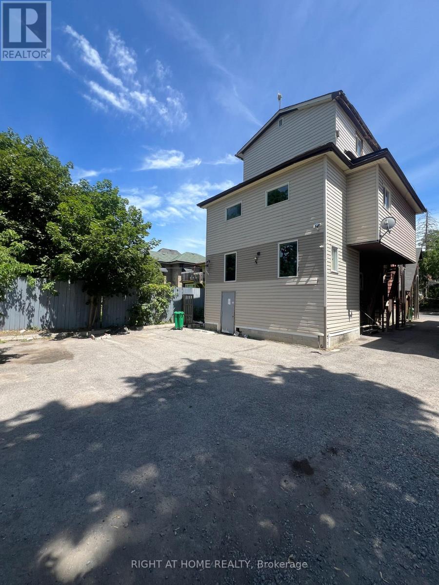 541 Aylmer Street N, Peterborough (Town Ward 3), Ontario  K9H 3W6 - Photo 2 - X13579728