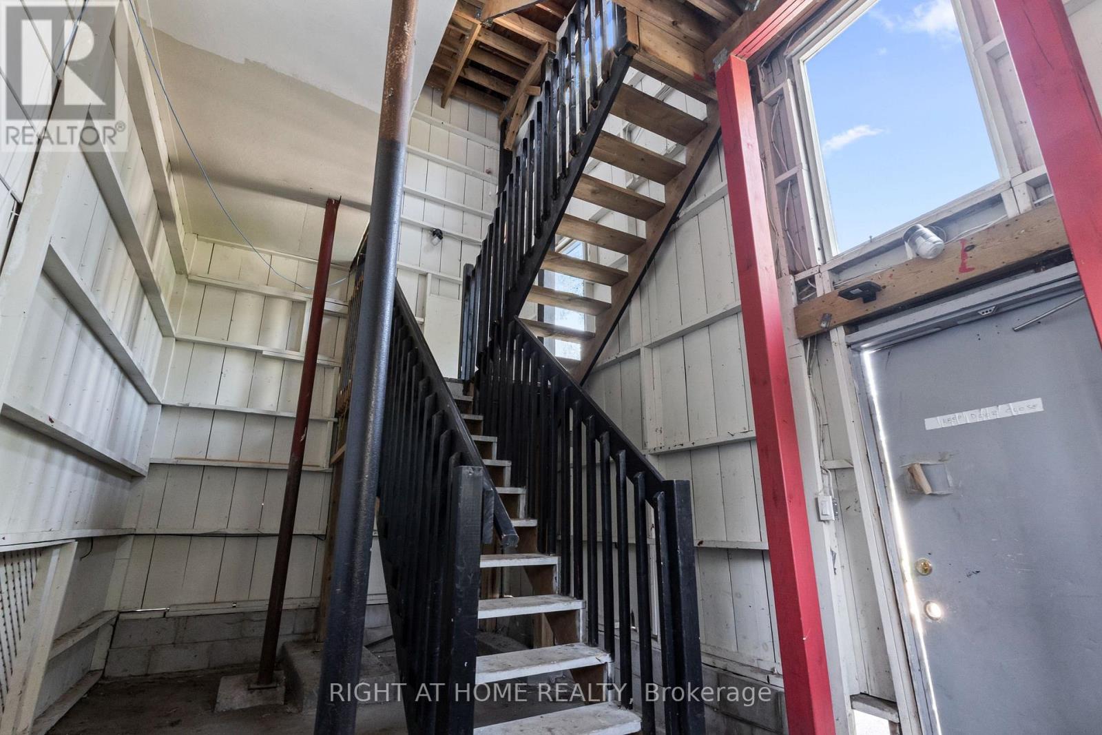 541 Aylmer Street N, Peterborough (Town Ward 3), Ontario  K9H 3W6 - Photo 23 - X13579728