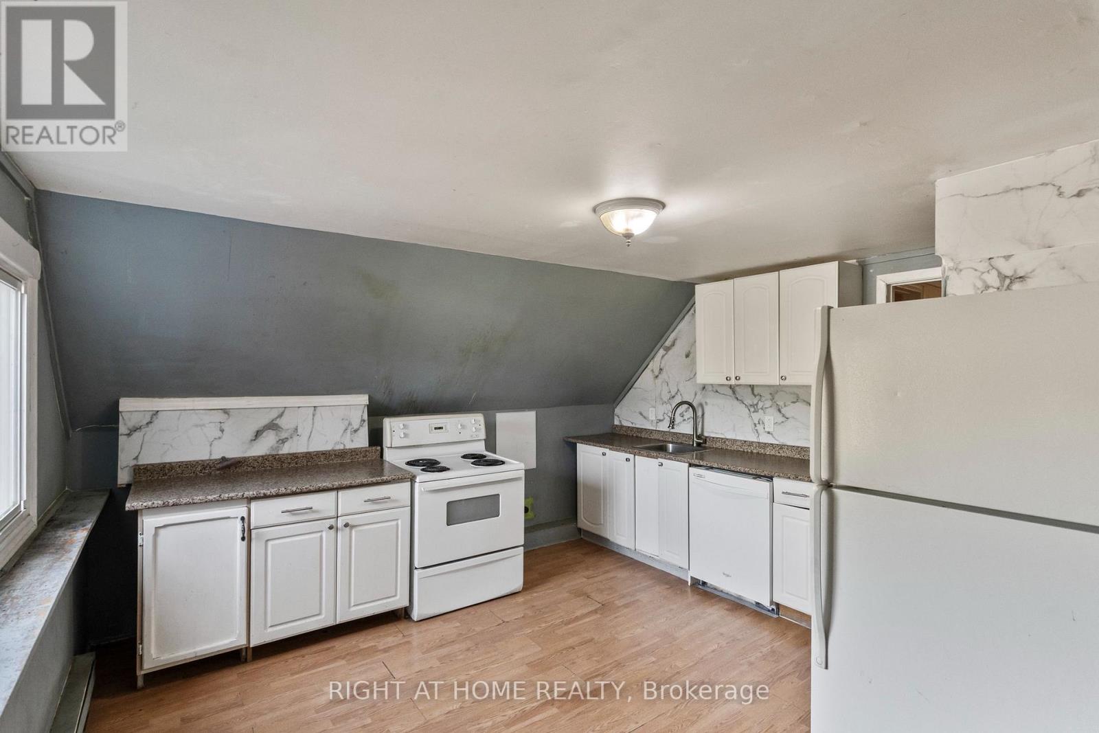 541 Aylmer Street N, Peterborough (Town Ward 3), Ontario  K9H 3W6 - Photo 41 - X13579728