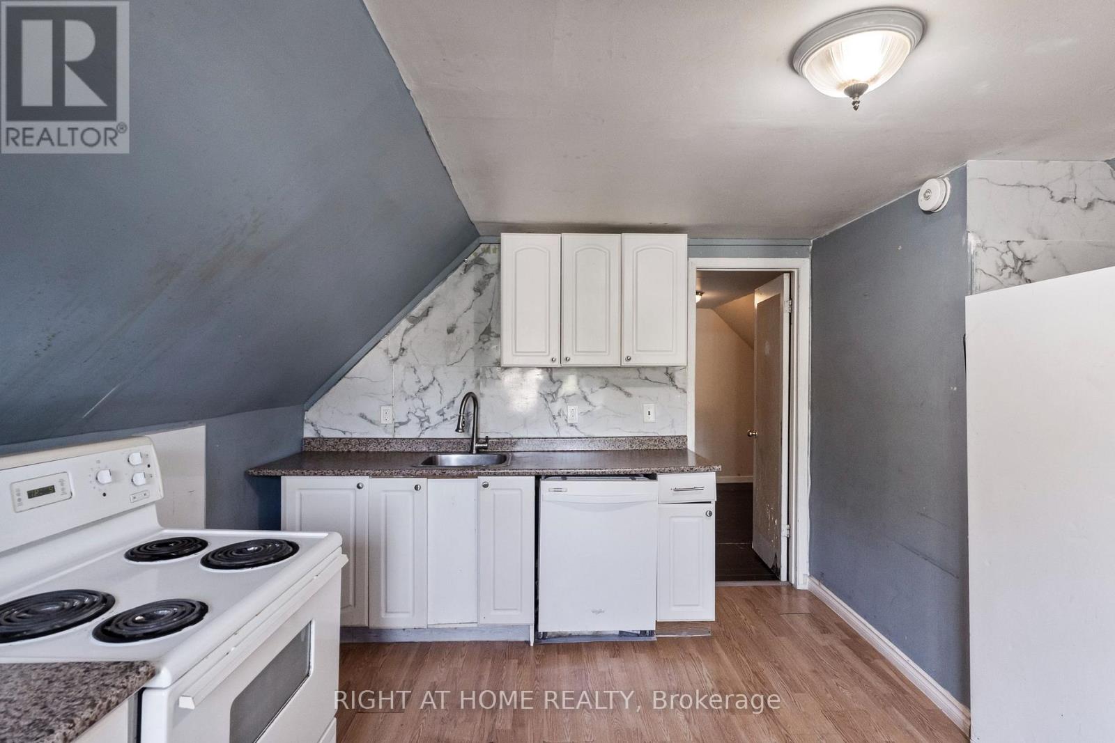 541 Aylmer Street N, Peterborough (Town Ward 3), Ontario  K9H 3W6 - Photo 43 - X13579728