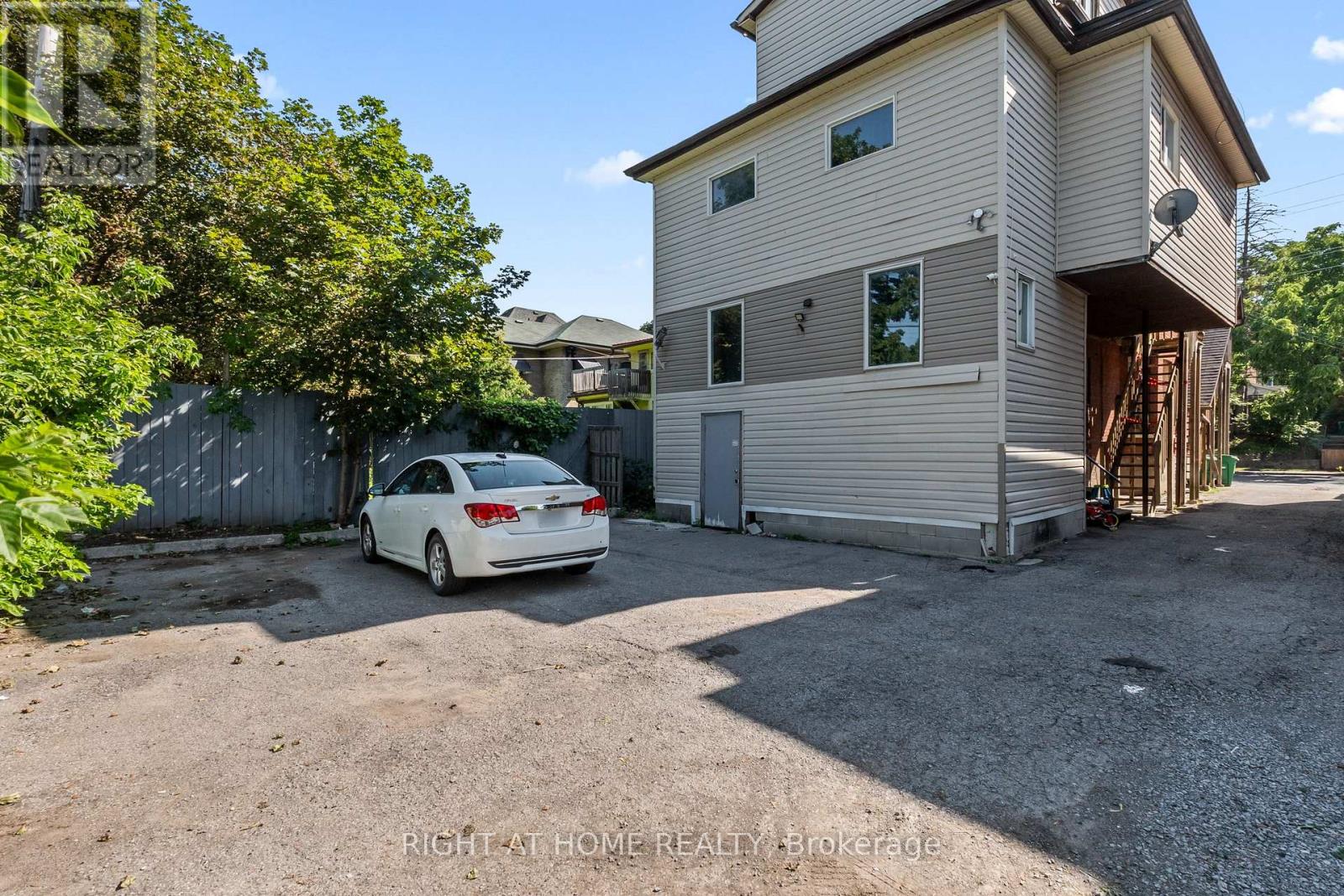 541 Aylmer Street N, Peterborough (Town Ward 3), Ontario  K9H 3W6 - Photo 6 - X13579728