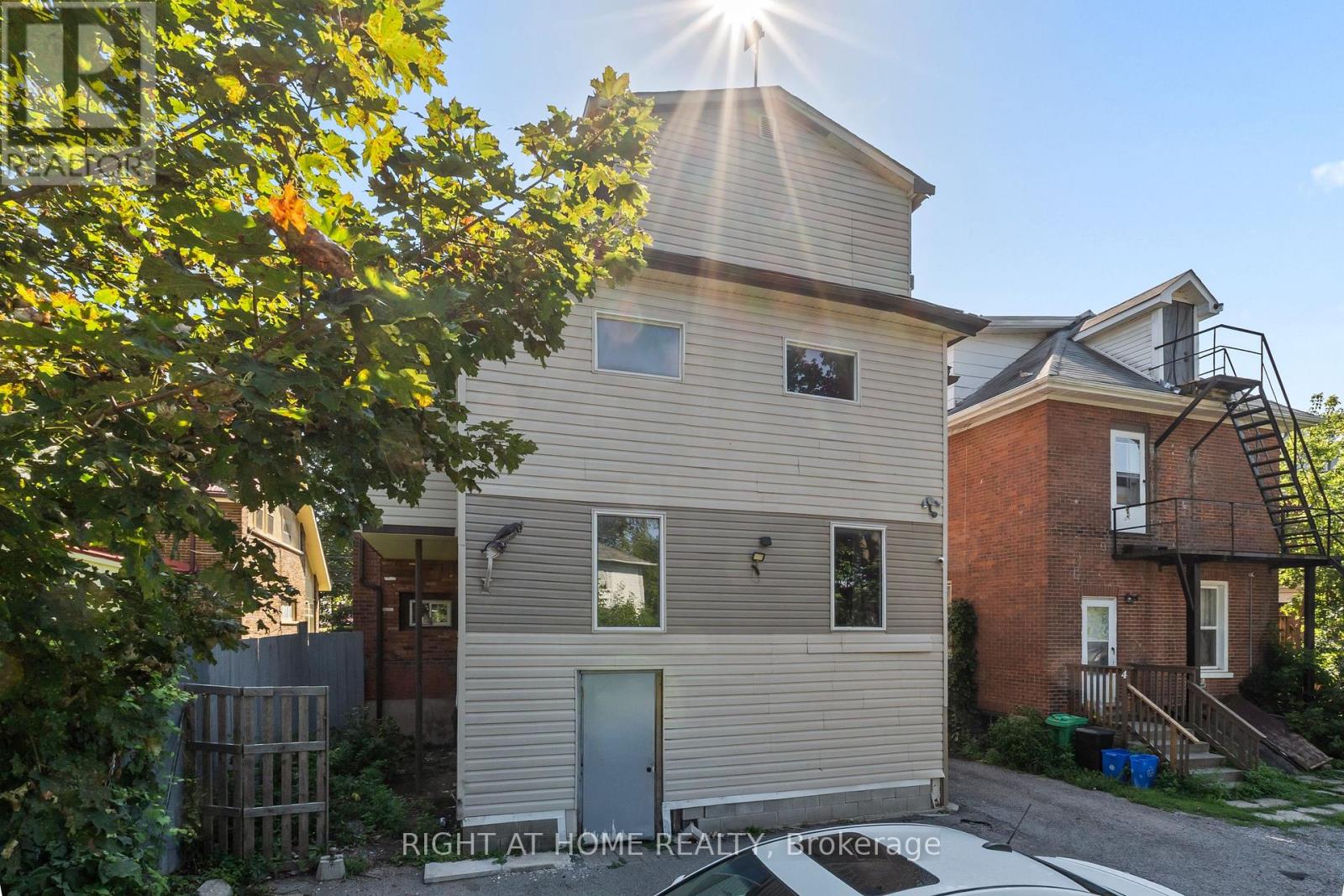 541 Aylmer Street N, Peterborough (Town Ward 3), Ontario  K9H 3W6 - Photo 7 - X13579728