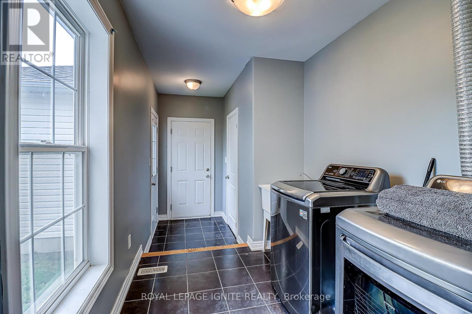 931 Broadway Boulevard, Peterborough (Northcrest Ward 5), Ontario  K9H 0J2 - Photo 24 - X13580984