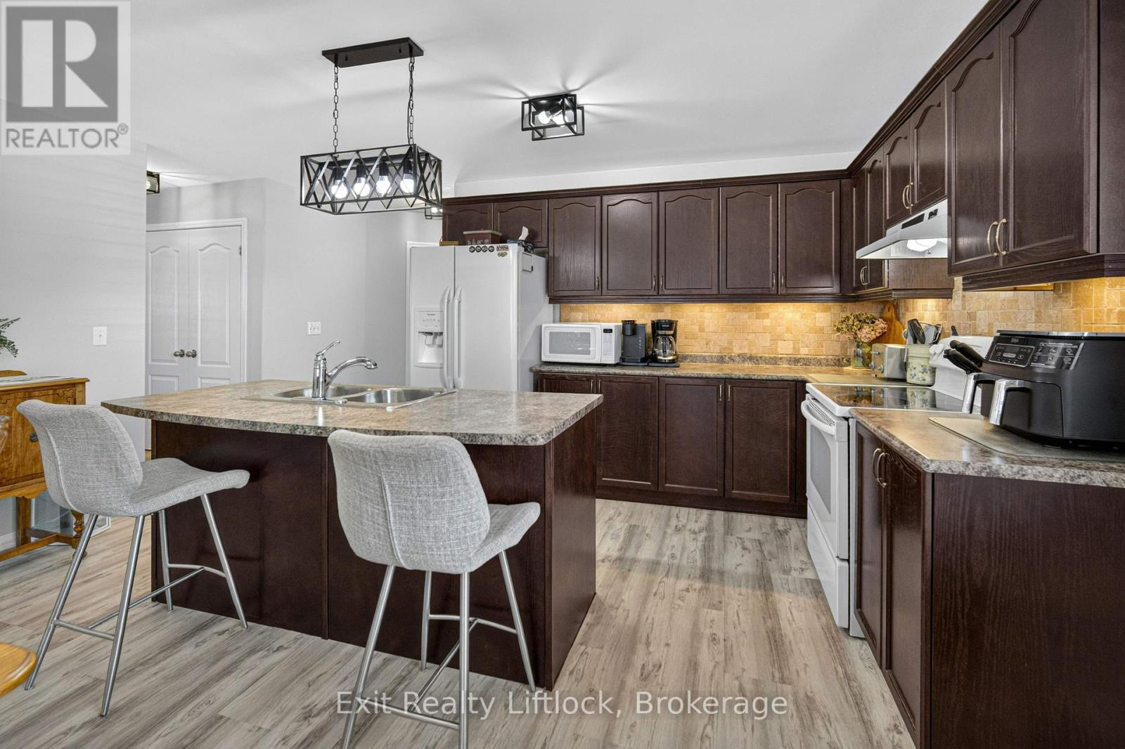 1 Mcgregor Court, Peterborough (Ashburnham Ward 4), Ontario  K9L 0B7 - Photo 5 - X13582920