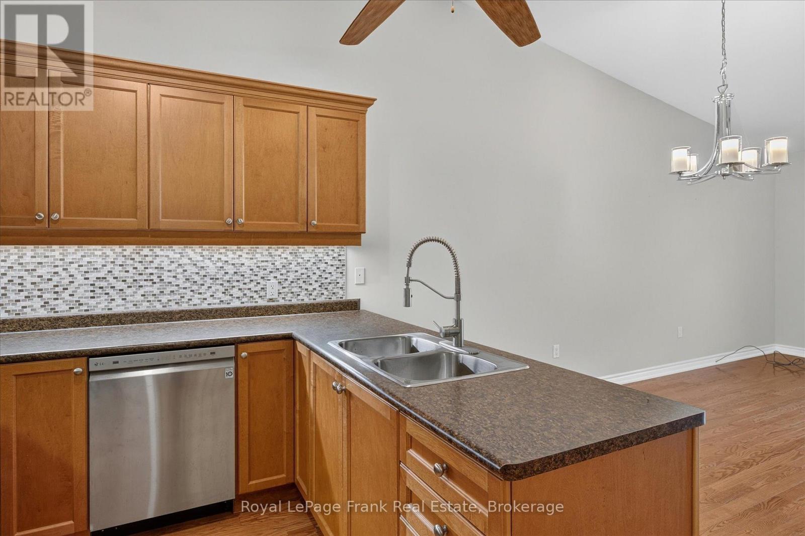 49 - 60 Village Crescent, Peterborough (Otonabee Ward 1), Ontario  K9J 0A9 - Photo 13 - X13583200