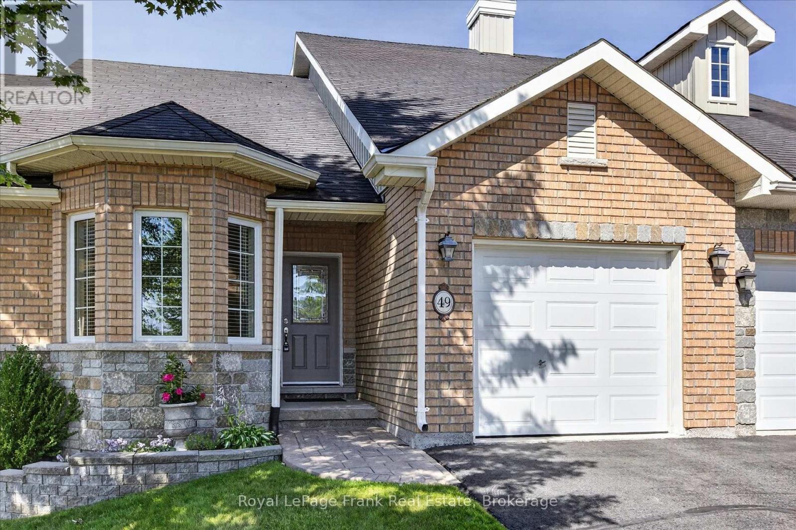 49 - 60 Village Crescent, Peterborough (Otonabee Ward 1), Ontario  K9J 0A9 - Photo 2 - X13583200