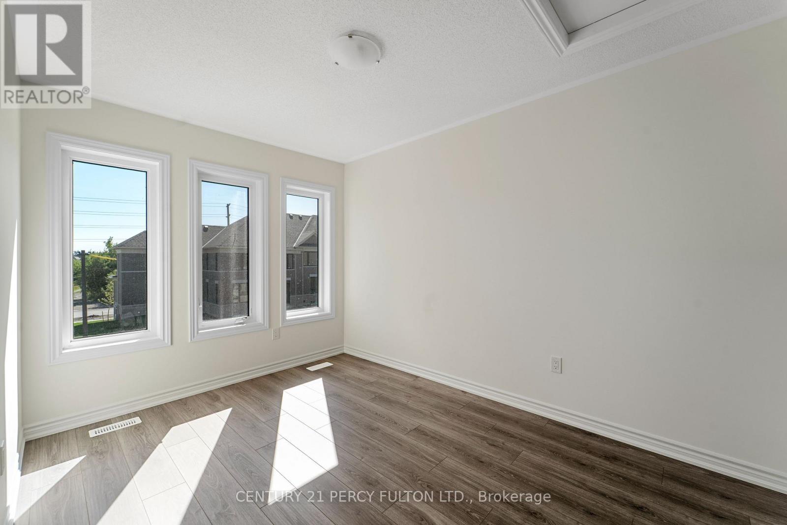 39 Watts Mews, Kawartha Lakes (Lindsay), Ontario  K9V 5Z5 - Photo 16 - X13586724