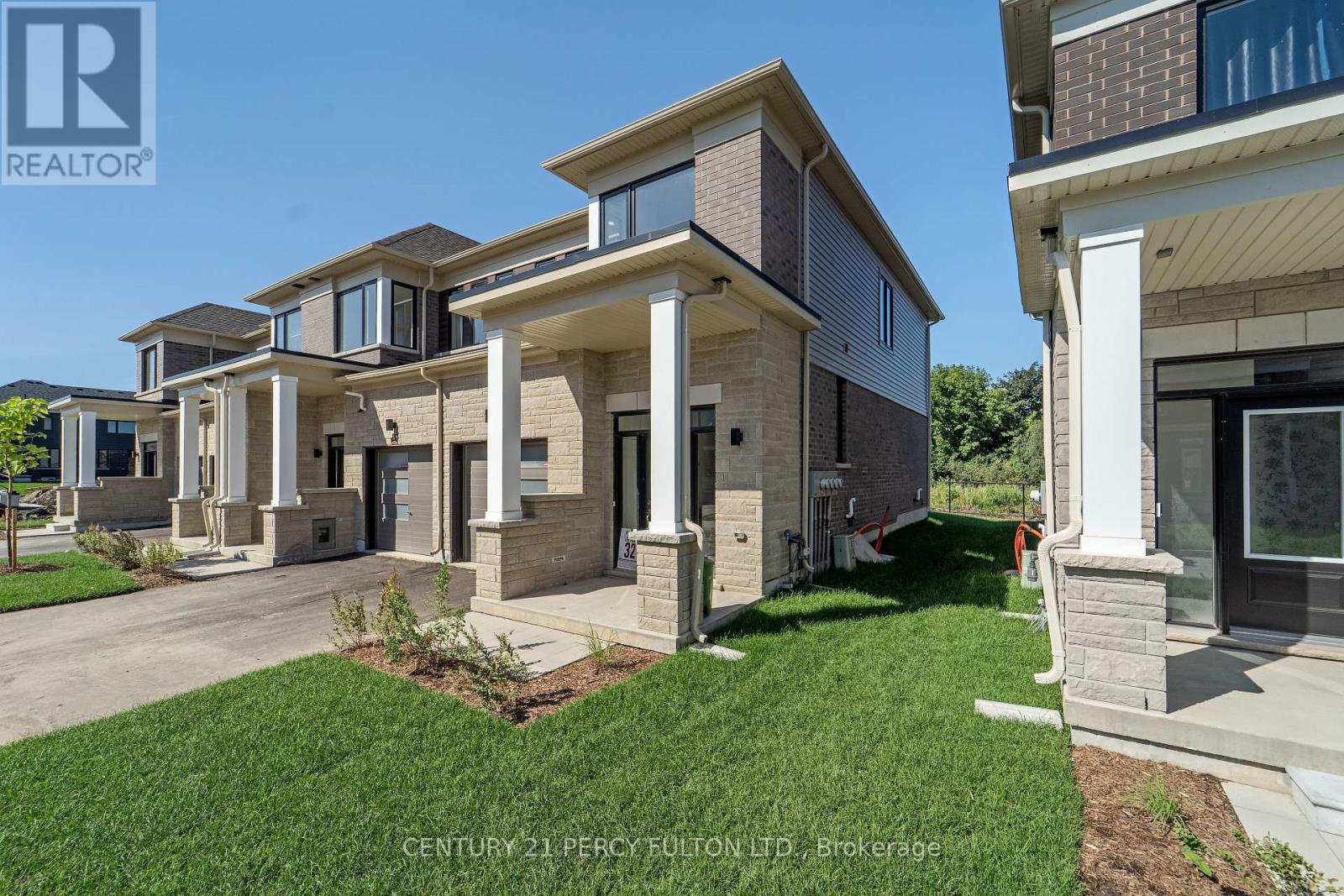 39 Watts Mews, Kawartha Lakes (Lindsay), Ontario  K9V 5Z5 - Photo 3 - X13586724