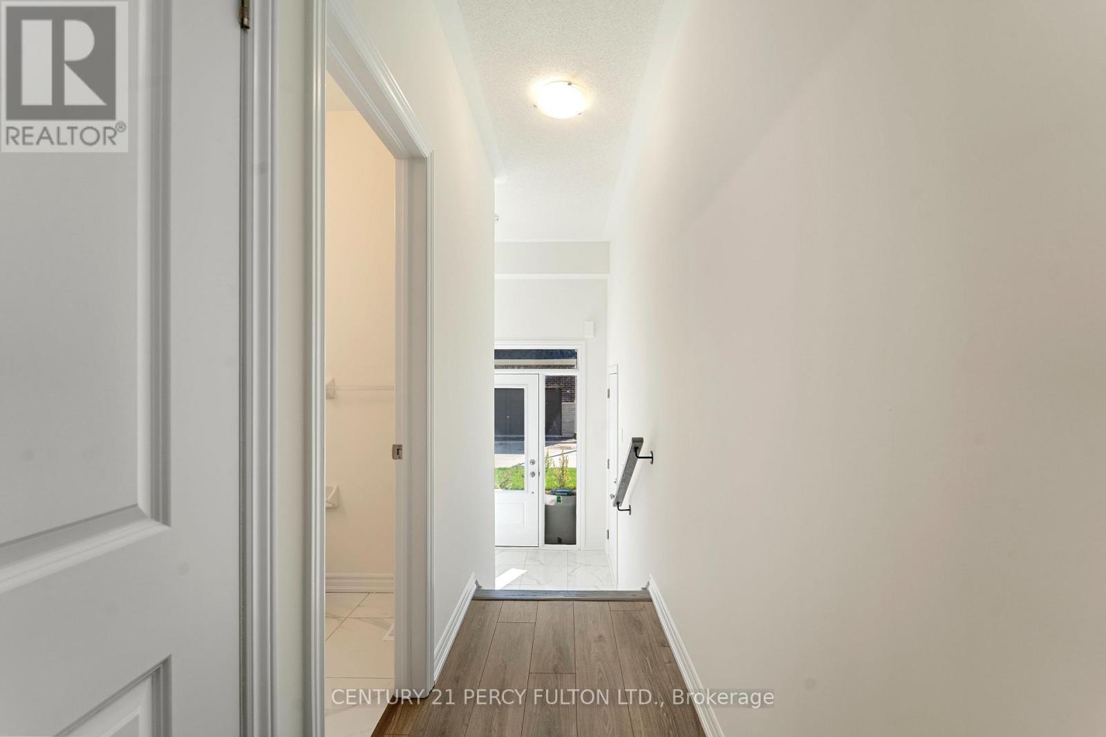 39 Watts Mews, Kawartha Lakes (Lindsay), Ontario  K9V 5Z5 - Photo 4 - X13586724