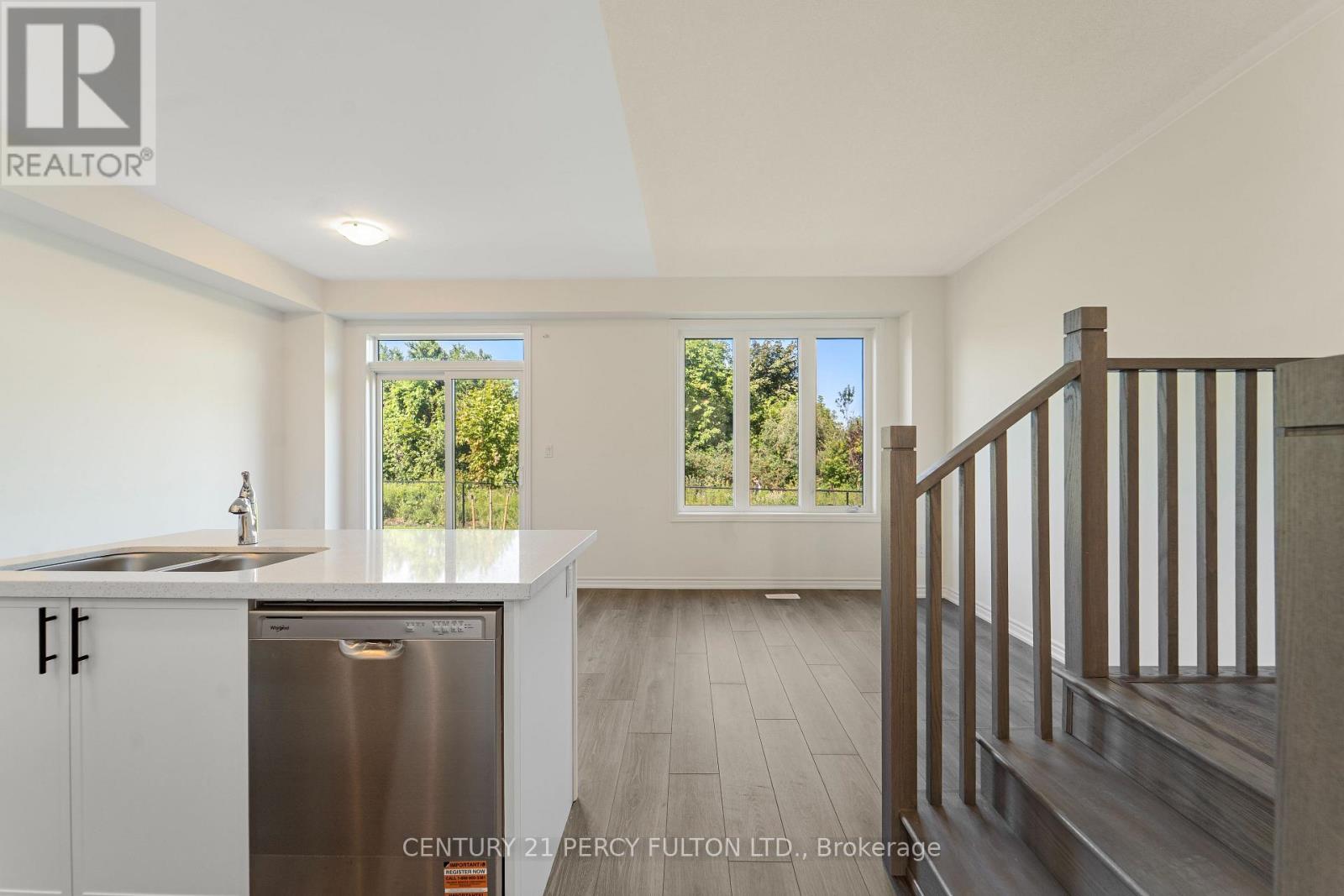 39 Watts Mews, Kawartha Lakes (Lindsay), Ontario  K9V 5Z5 - Photo 5 - X13586724