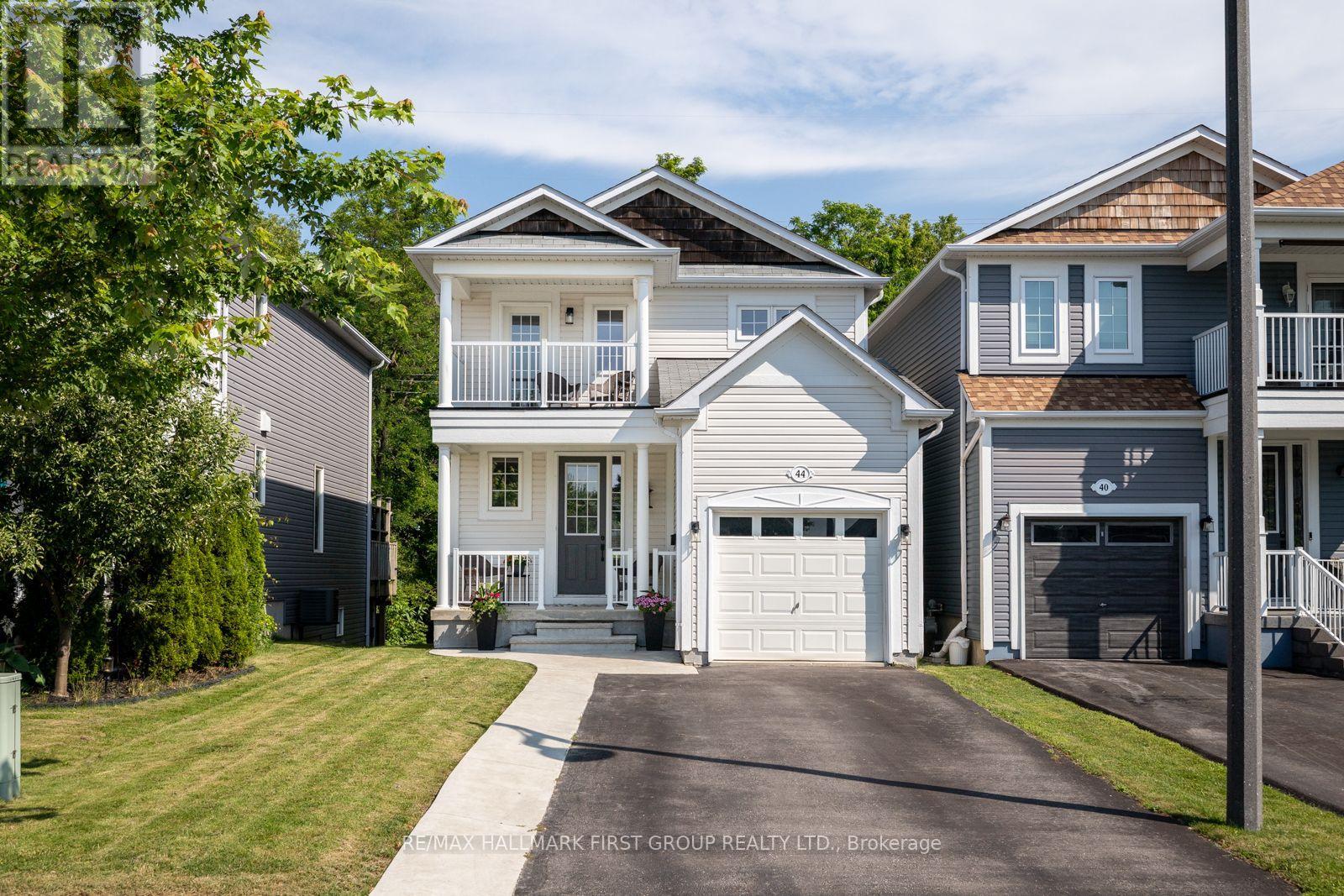44 Milligan Street, Clarington (Newcastle), Ontario  L1B 1R6 - Photo 3 - E13587594