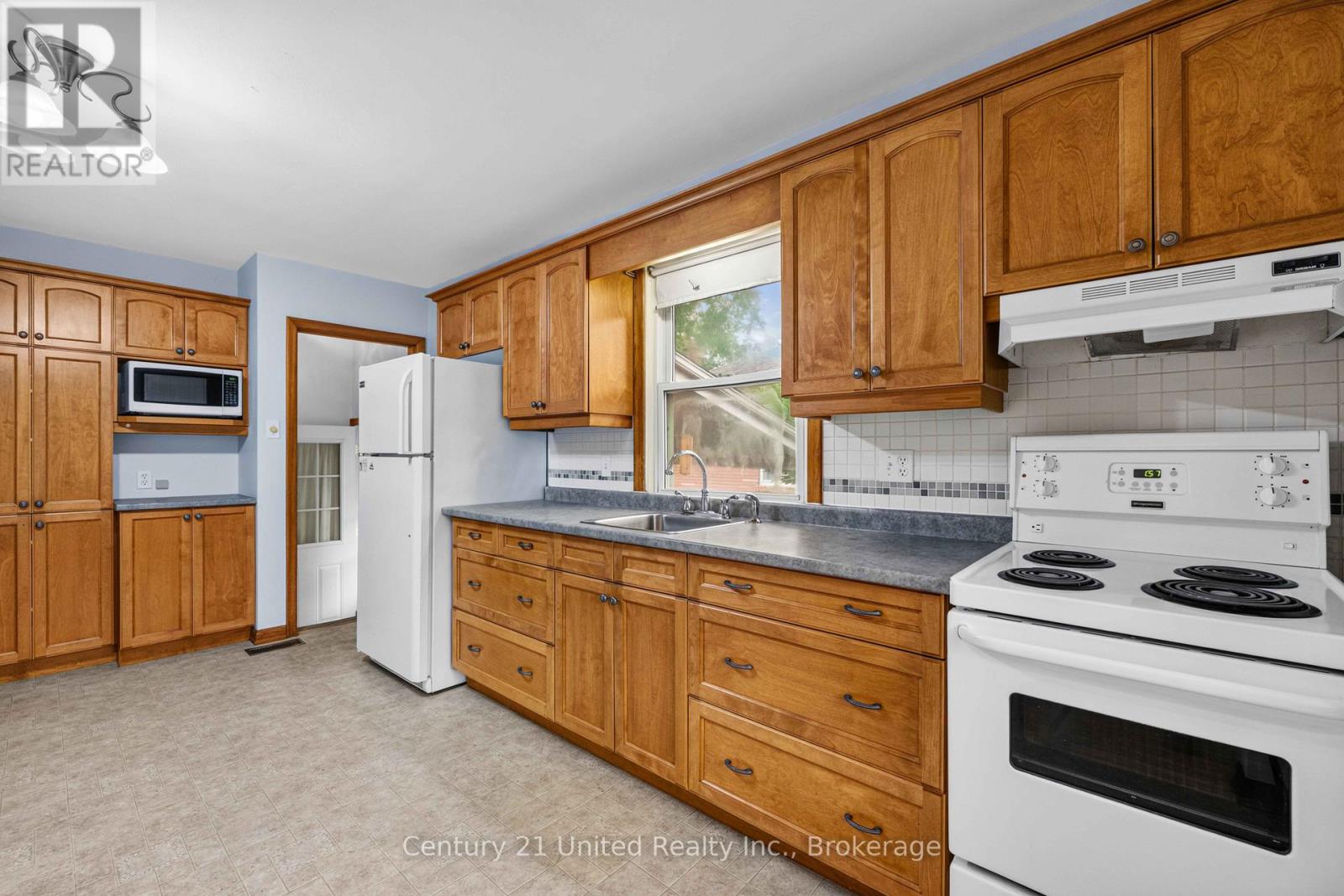 377 Chesterfield Avenue, Peterborough (Northcrest Ward 5), Ontario  K9H 4X8 - Photo 5 - X13588900