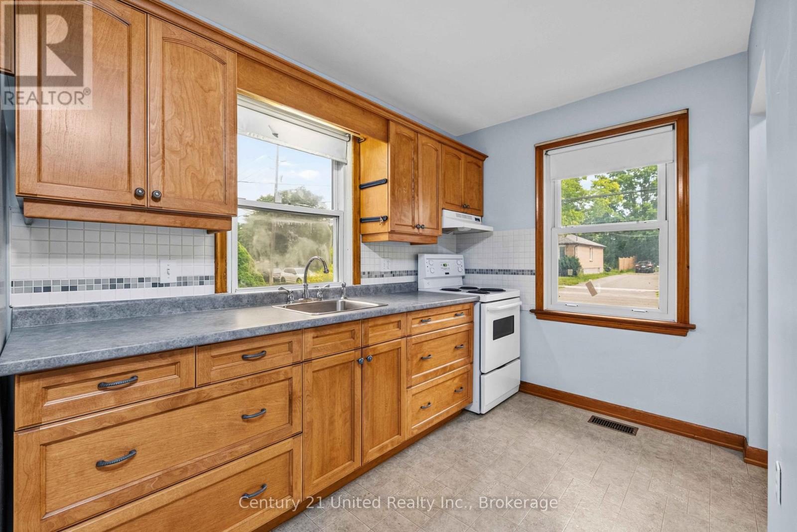 377 Chesterfield Avenue, Peterborough (Northcrest Ward 5), Ontario  K9H 4X8 - Photo 7 - X13588900