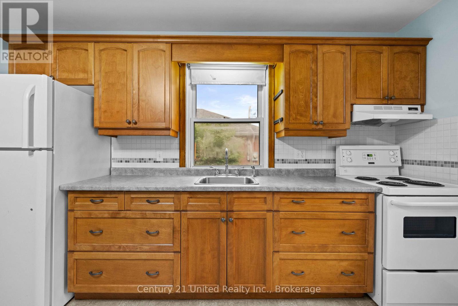 377 Chesterfield Avenue, Peterborough (Northcrest Ward 5), Ontario  K9H 4X8 - Photo 8 - X13588900