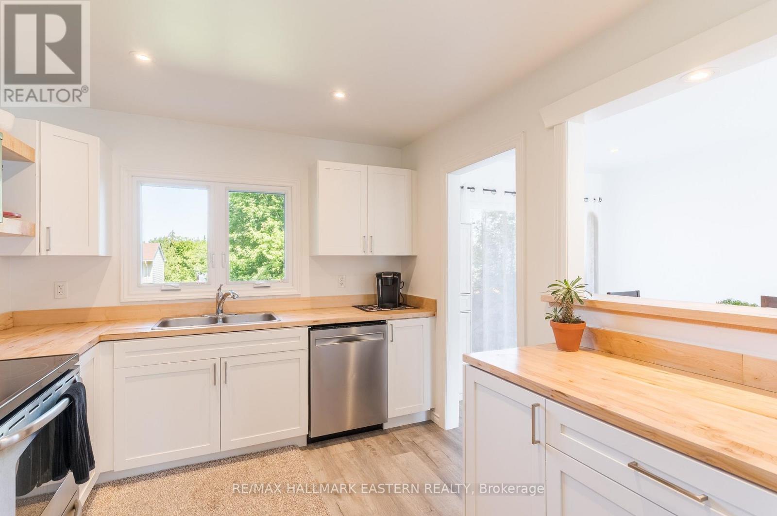 210 Maxwell Avenue, Peterborough (Ashburnham Ward 4), Ontario  K9J 1B5 - Photo 11 - X13588962