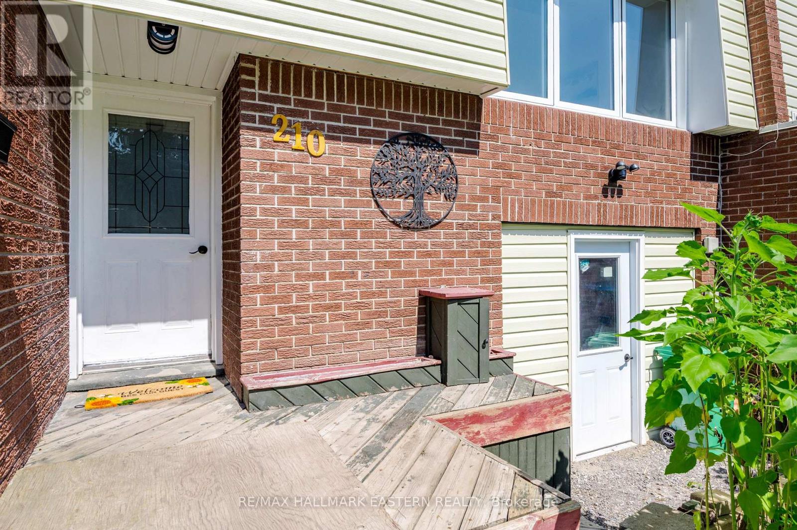 210 Maxwell Avenue, Peterborough (Ashburnham Ward 4), Ontario  K9J 1B5 - Photo 2 - X13588962