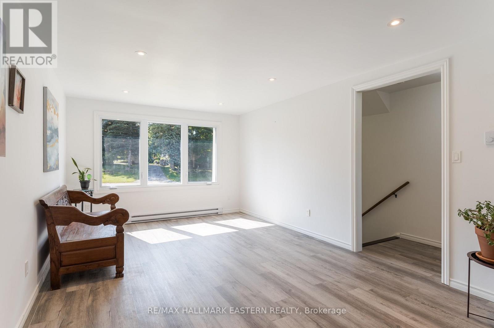 210 Maxwell Avenue, Peterborough (Ashburnham Ward 4), Ontario  K9J 1B5 - Photo 3 - X13588962