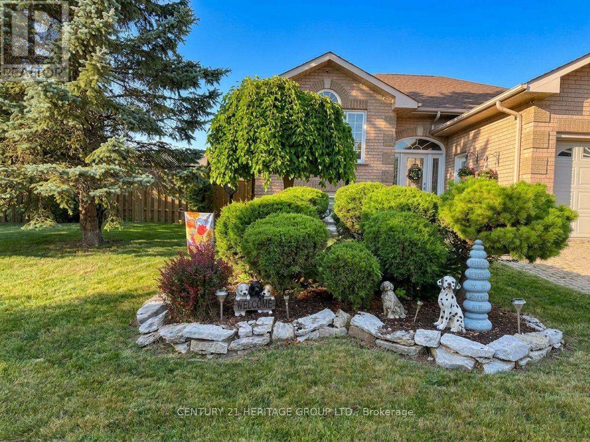 16 Eakins Crescent, Kawartha Lakes (Lindsay), Ontario  K9V 6H8 - Photo 3 - X13589348