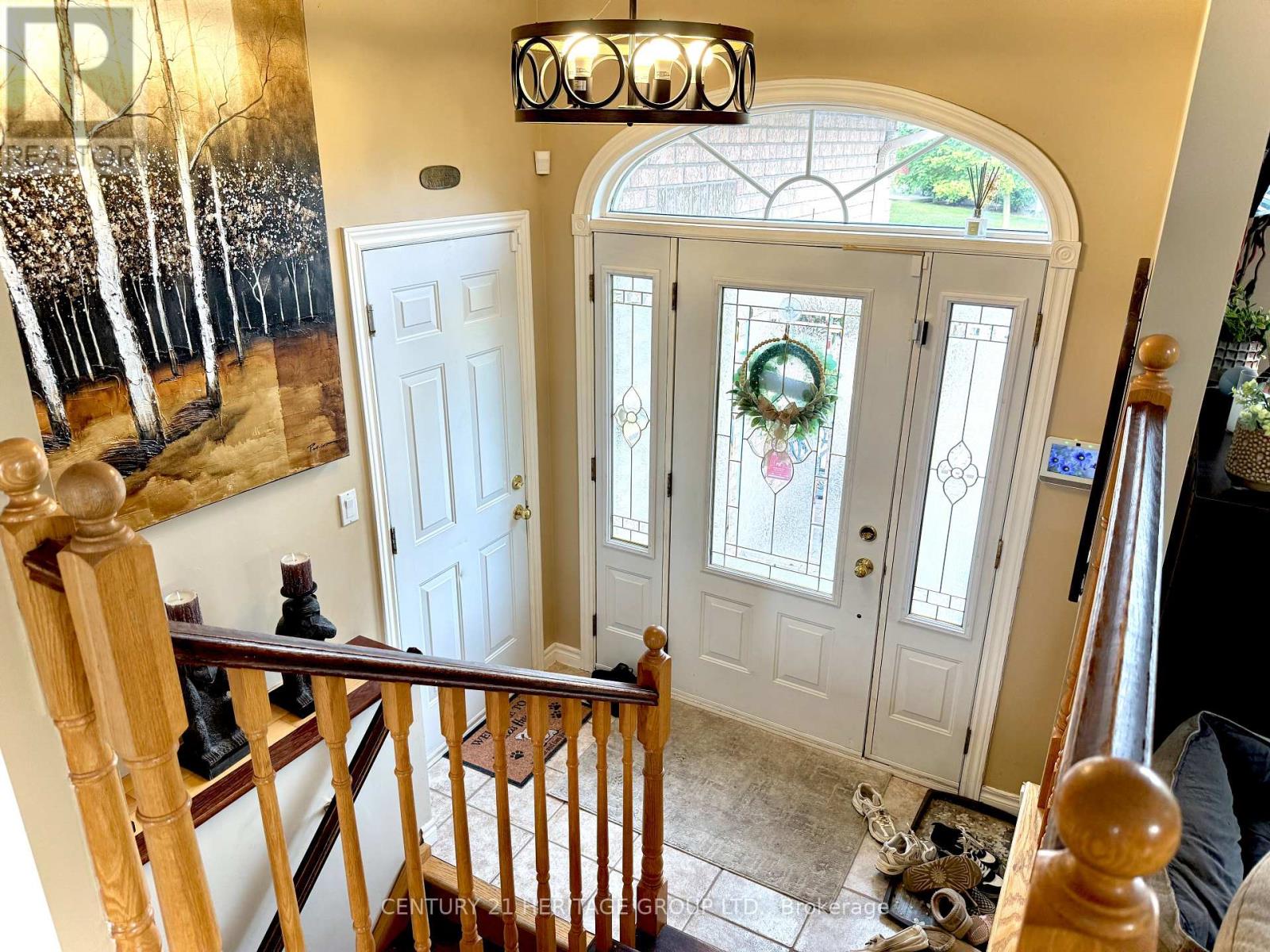 16 Eakins Crescent, Kawartha Lakes (Lindsay), Ontario  K9V 6H8 - Photo 5 - X13589348