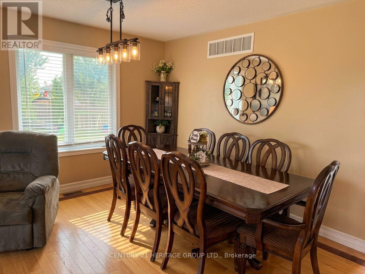 16 Eakins Crescent, Kawartha Lakes (Lindsay), Ontario  K9V 6H8 - Photo 8 - X13589348