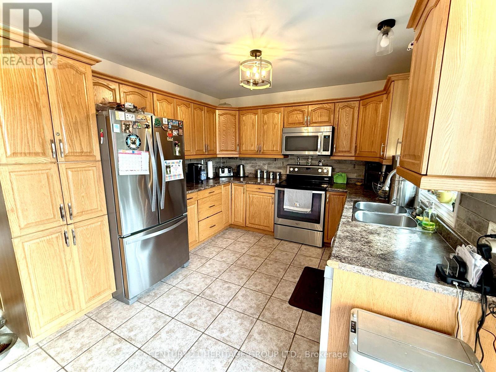 16 Eakins Crescent, Kawartha Lakes (Lindsay), Ontario  K9V 6H8 - Photo 9 - X13589348