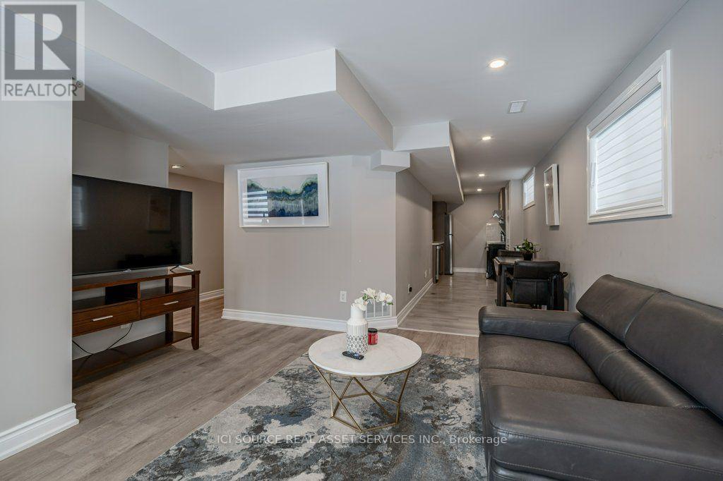 B - 509 Clayton Avenue, Peterborough (Monaghan Ward 2), Ontario  K9K 0H6 - Photo 3 - X13591684
