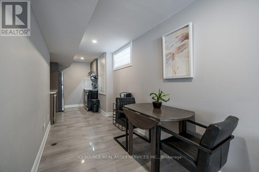 B - 509 Clayton Avenue, Peterborough (Monaghan Ward 2), Ontario  K9K 0H6 - Photo 4 - X13591684