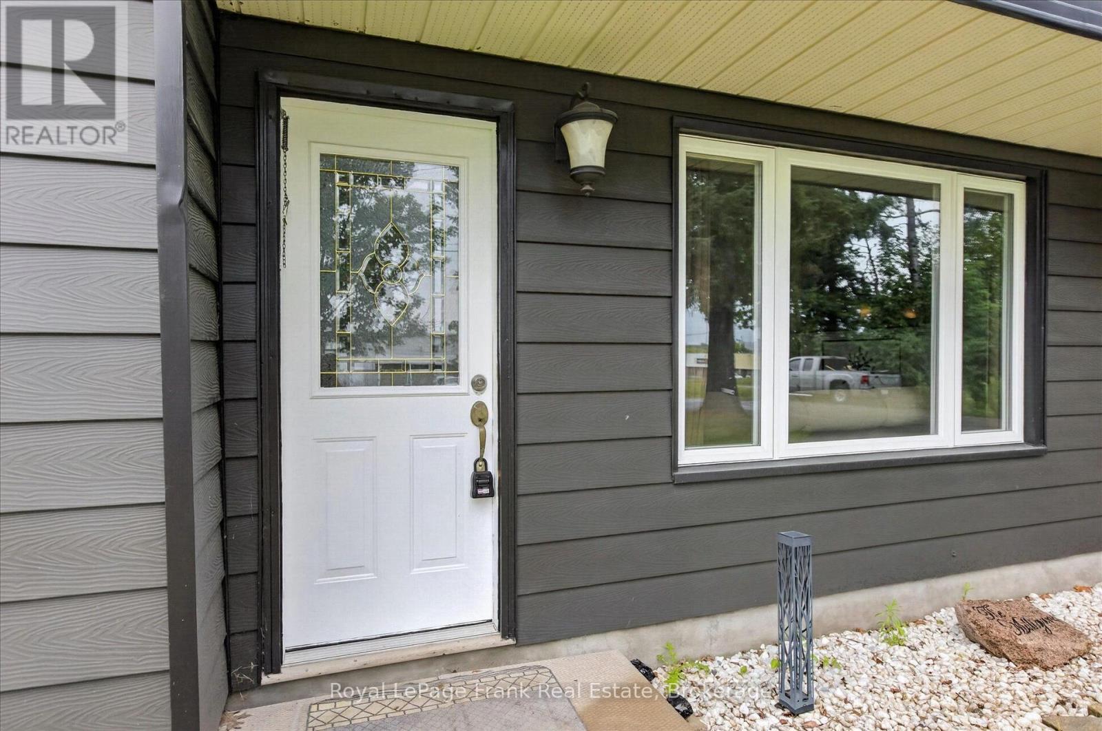 731 Harper Road, Peterborough (Otonabee Ward 1), Ontario  K9J 6X6 - Photo 14 - X13594058