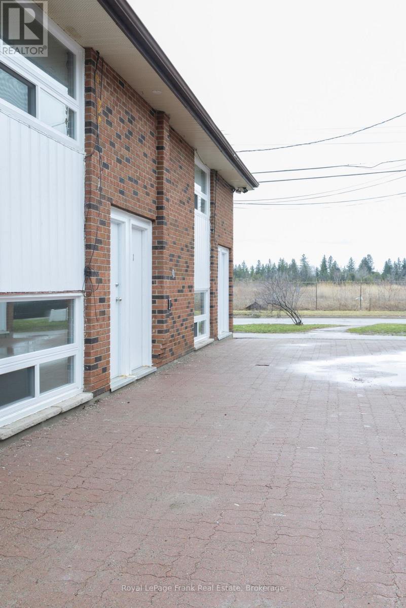 2 - 86 MARY STREET W, kawartha lakes (lindsay), Ontario