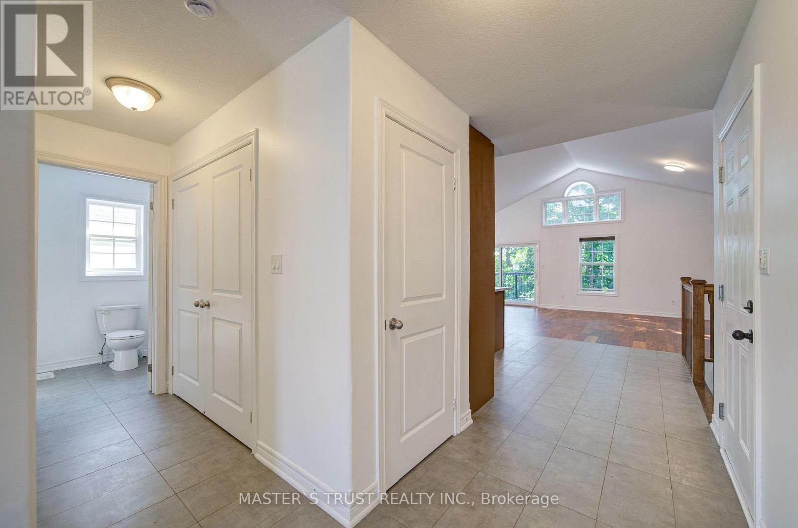569 Grange Way, Peterborough (Northcrest Ward 5), Ontario  K9H 7M9 - Photo 5 - X13594952