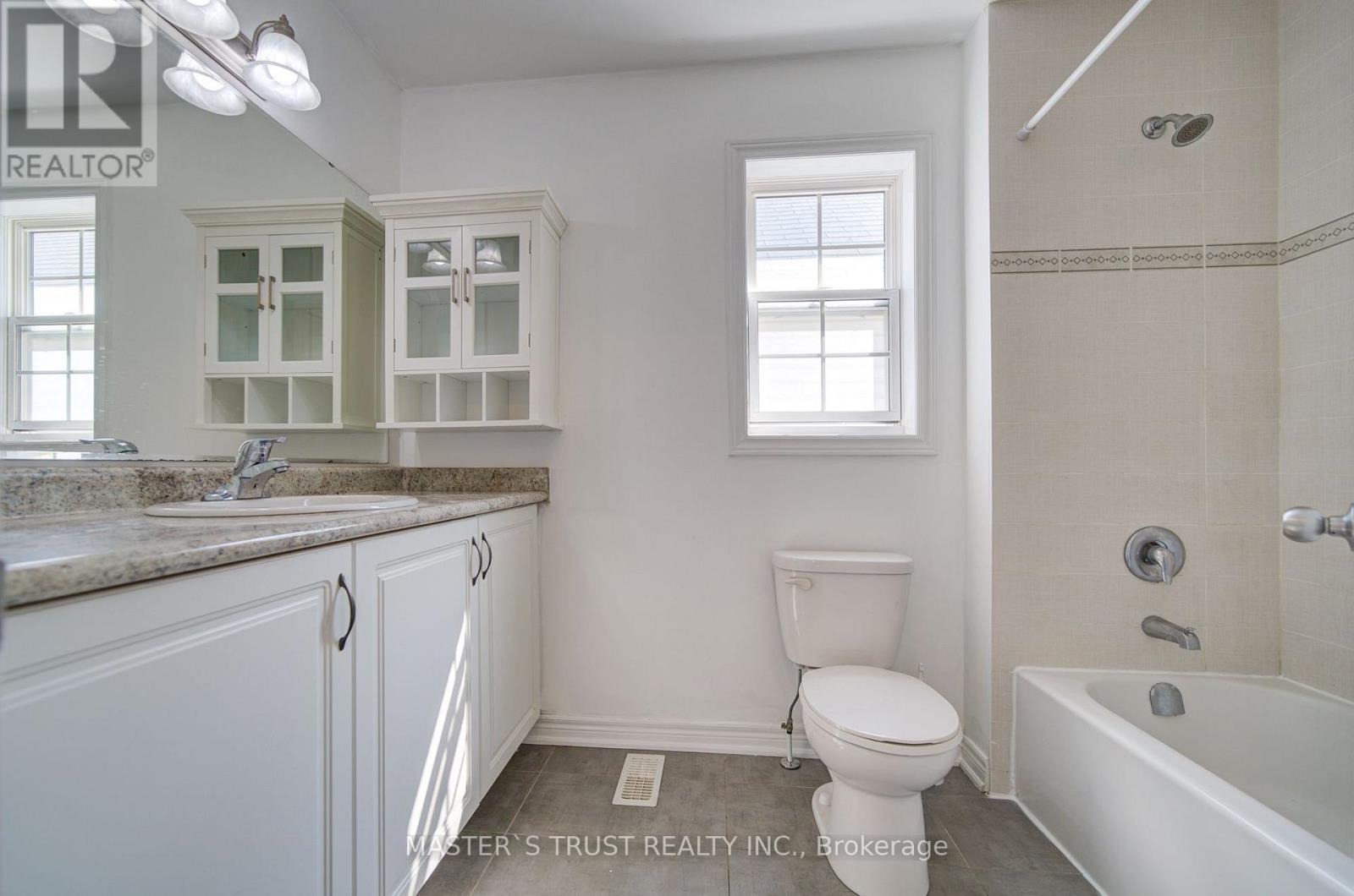 569 Grange Way, Peterborough (Northcrest Ward 5), Ontario  K9H 7M9 - Photo 6 - X13594952