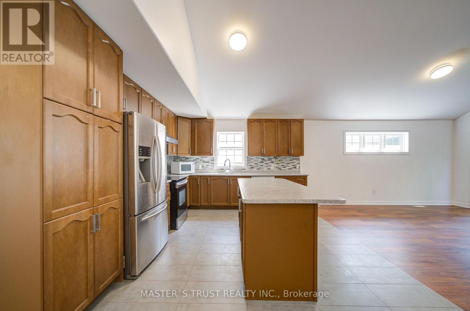 569 Grange Way, Peterborough (Northcrest Ward 5), Ontario  K9H 7M9 - Photo 7 - X13594952