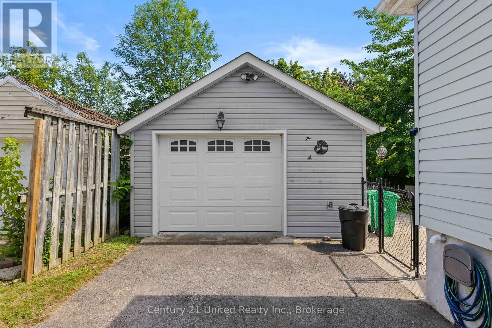 525 Howden Street, Peterborough (Otonabee Ward 1), Ontario  K9J 4B4 - Photo 3 - X13596944