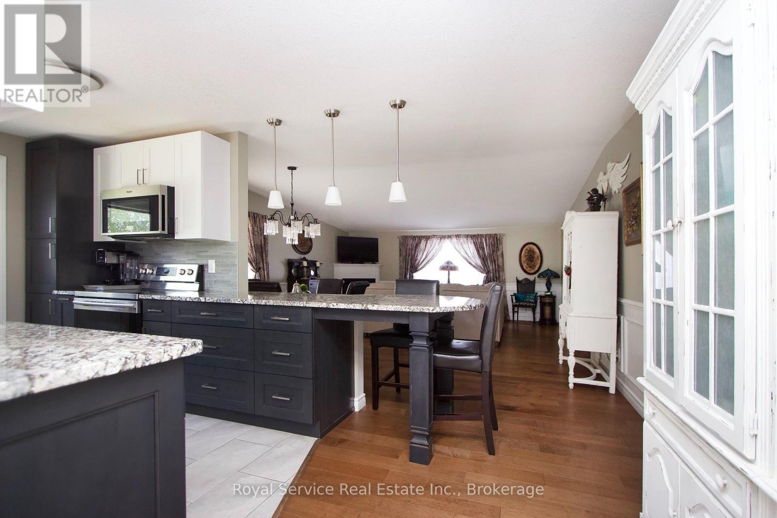 27 Cornerbrook Court, Clarington (Newcastle), Ontario  L1B 1B7 - Photo 17 - E13597562